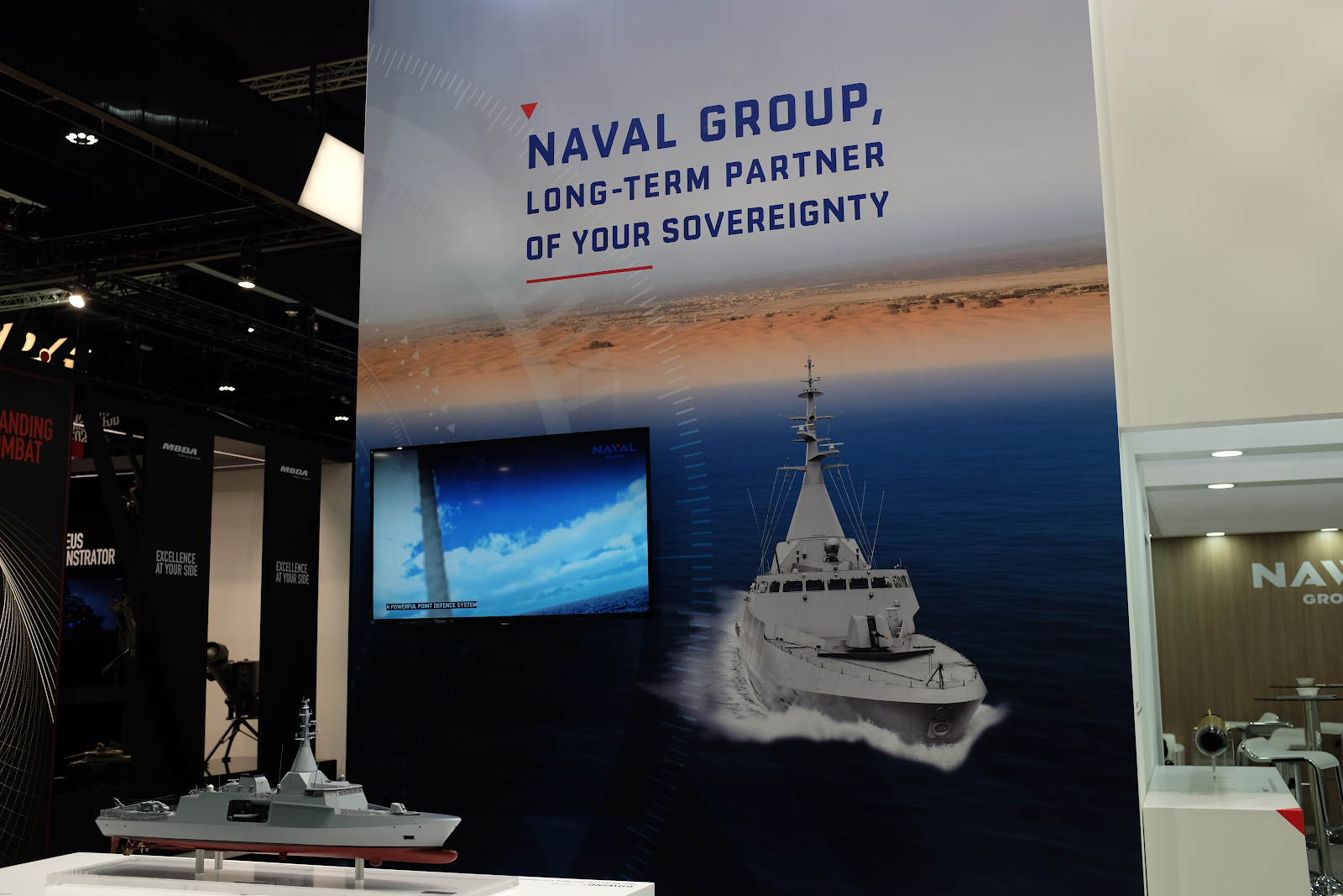 Naval Groups monter på vapenmässan IDEX i Abu Dhabi, Förenade arabemiraten, februari 2019. Foto: Linda Åkerström/Svenska Freds.
